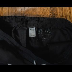 Figs yola skinny scrub pants